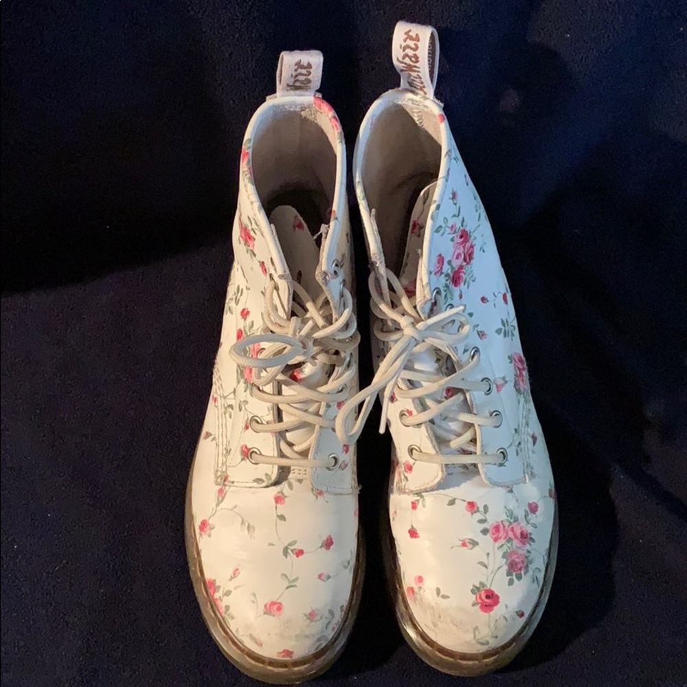 Dr. Marten’s boots, white w/ pink floral, size 9 - Picture 2 of 5